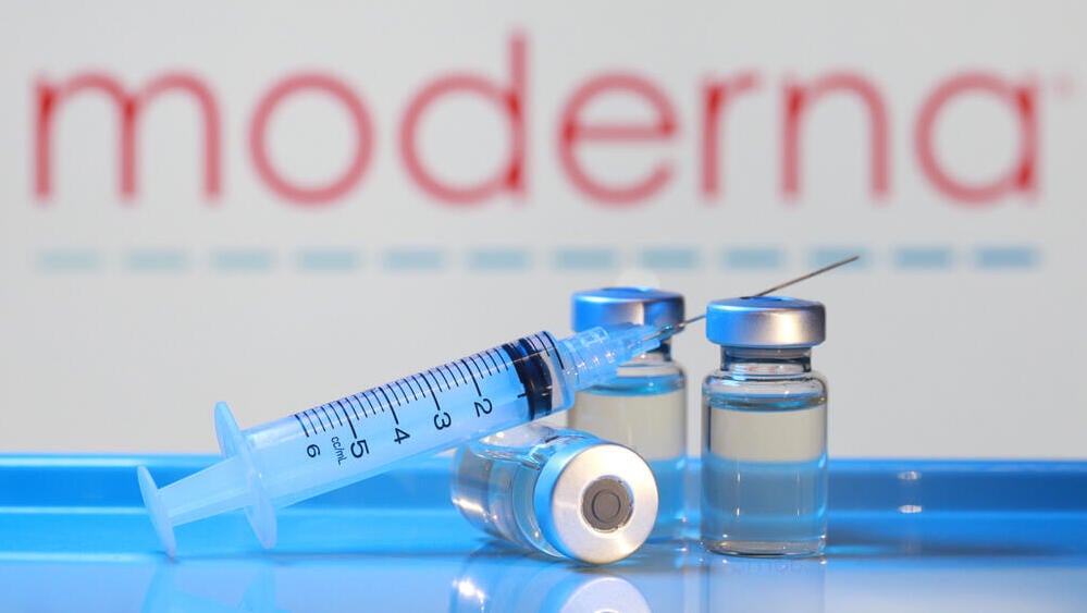 Moderna's stock suffered a sharp selloff despite positive Phase 3 results for its experimental melanoma vaccine (Photo: Shutterstock) חיסונים, חיסון, מודרנה