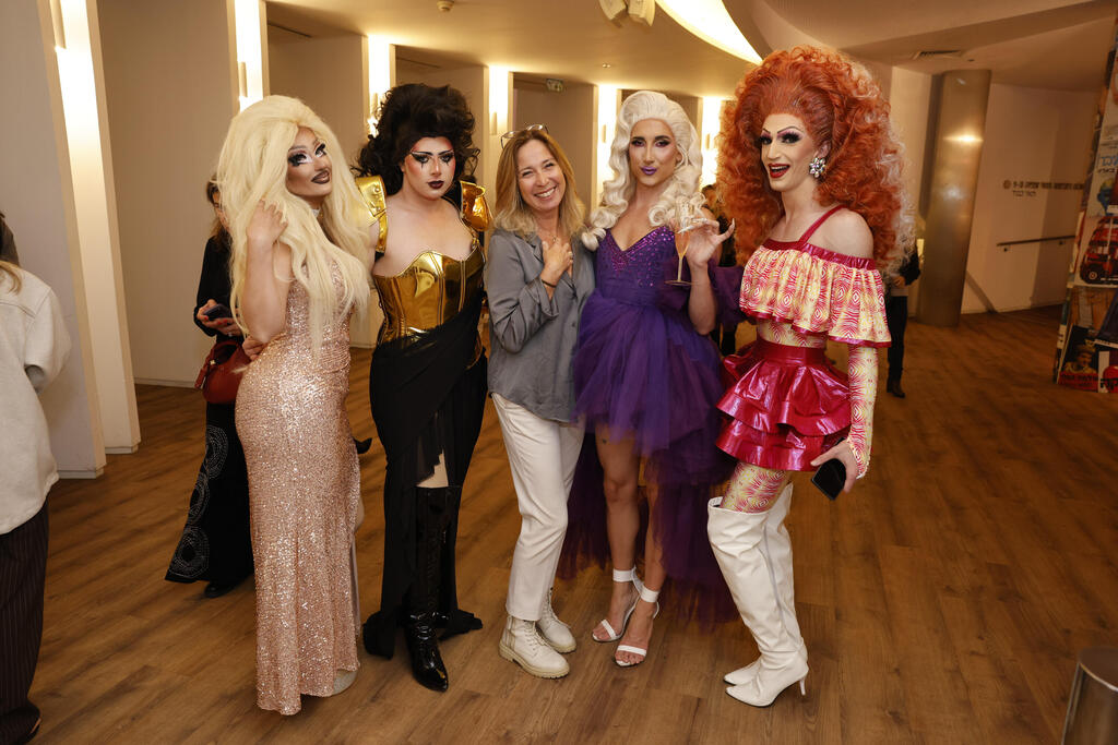 הצגה 150 פרסיליה מלכת המדבר 