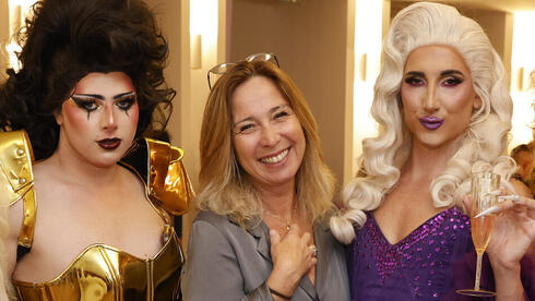 הצגה 150 פרסיליה מלכת המדבר 