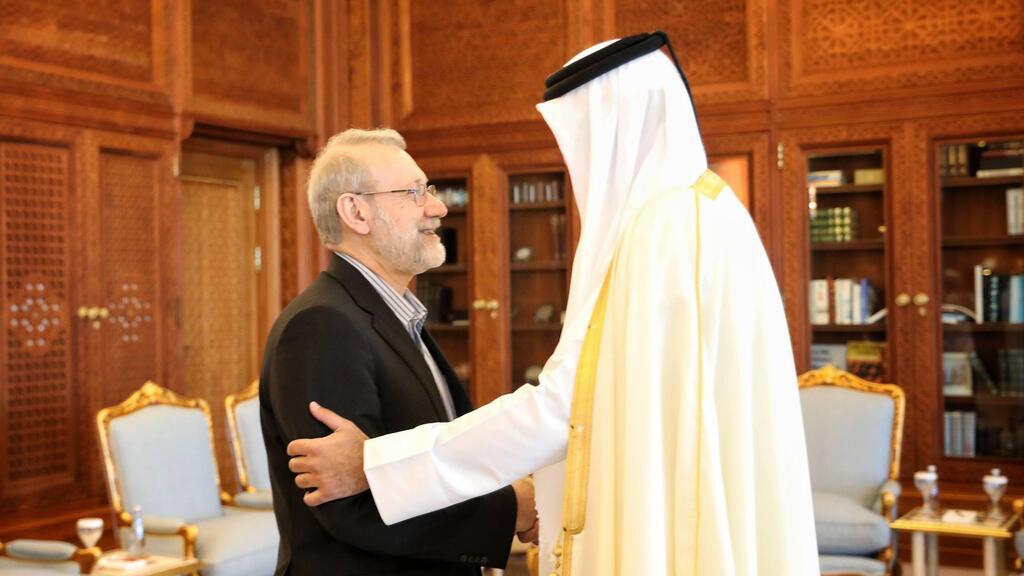 Secretary of Iran’s Supreme National Security Council Ali Larijani with Qatar’s Emir Sheikh Tamim bin Hamad Al Thani (Photo: Social media) עלי לריג'אני לאריג'אני מזכיר המועצה לביטחון לאומי של איראן פגש נפגש אמיר קטאר תמים בן חמד אל ת'אני