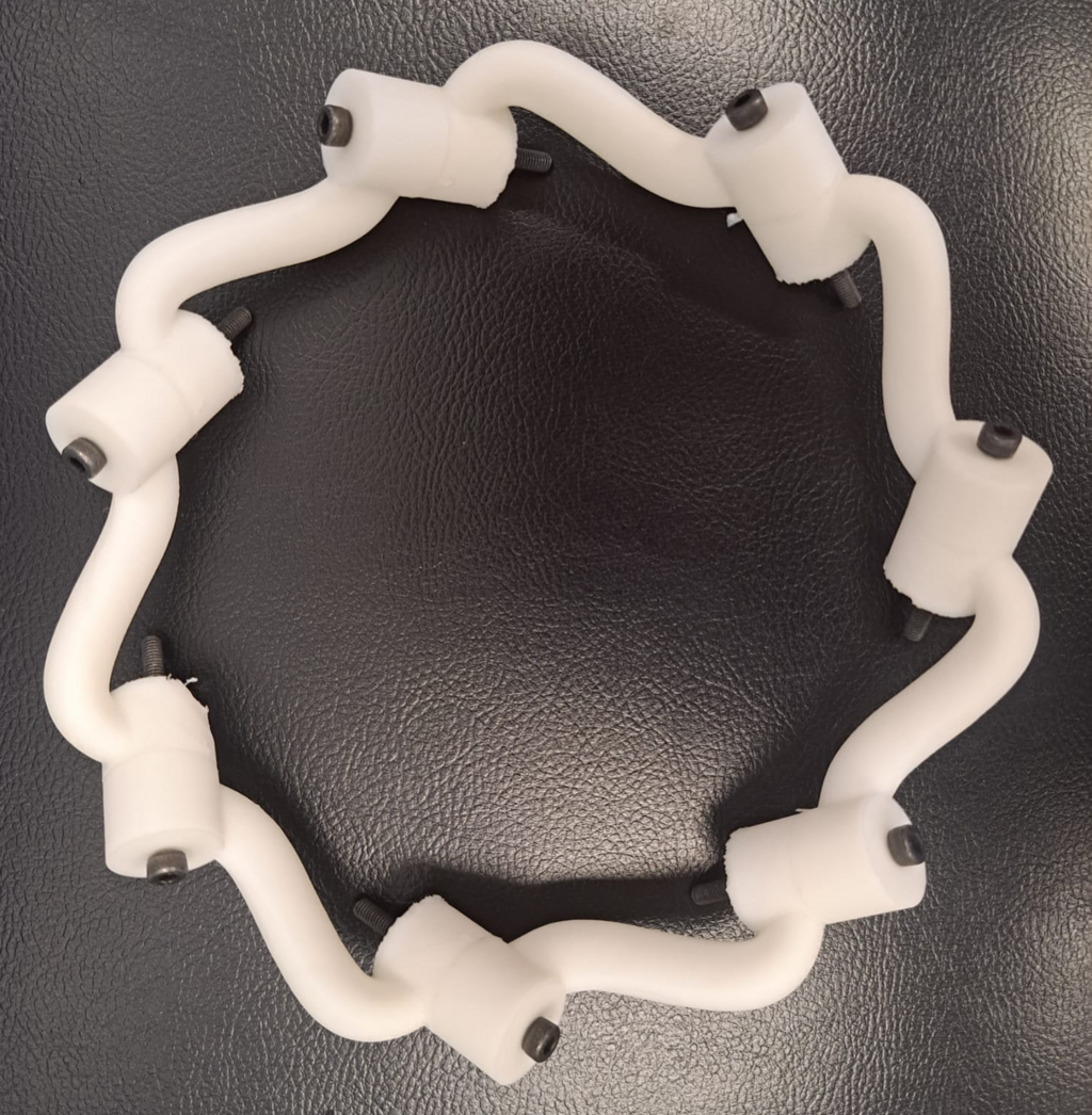 Hyper-paradoxical mechanism that remains motionless despite infinite degrees of freedom (Photo: Prof. Nir Shvalb, Dr. Oded Medina) מנגנון היפר-פרדוקסי, שלא זז למרות אין-סוף דרגות חופש