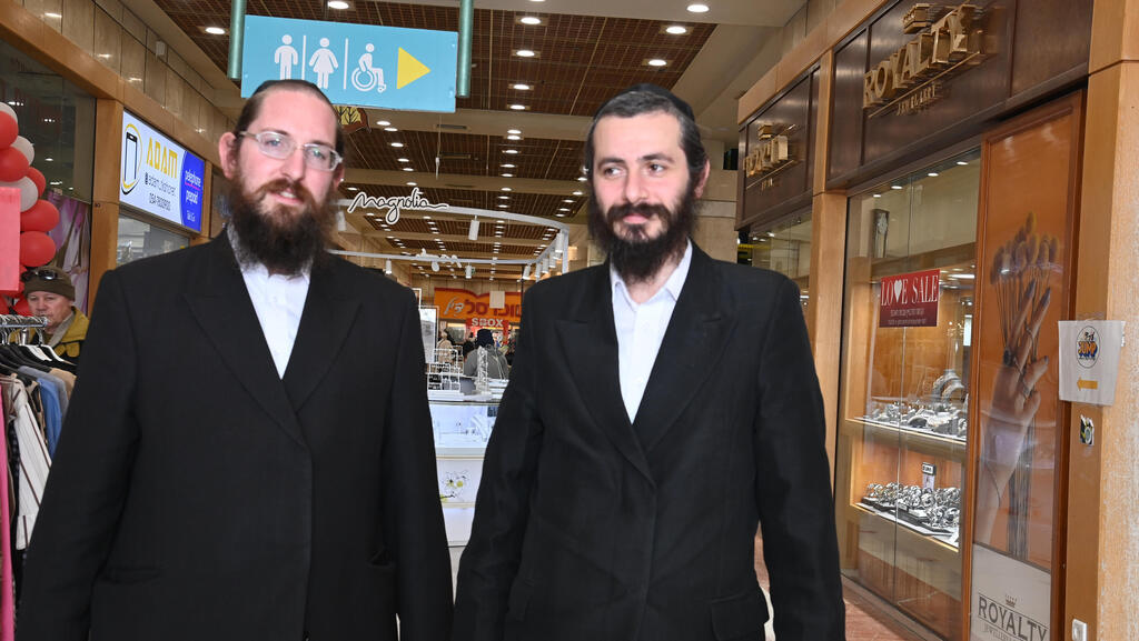 שמחה גרינבויים ומנחם קיין שרכשו את קניון ערד