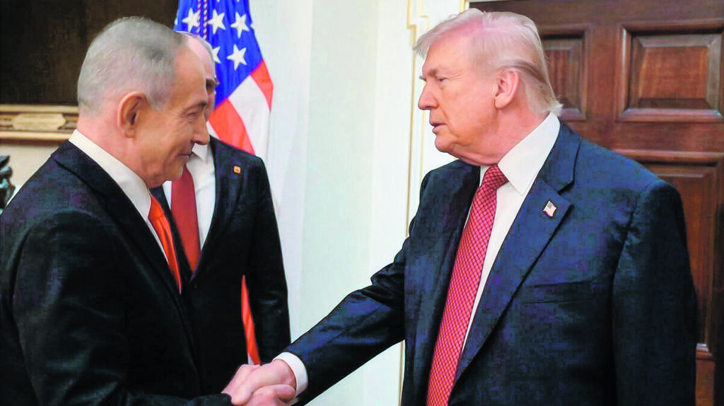 טראמפ שיגר מסר הרגעה, אבל בחדר הסגור דיברו על מלחמה