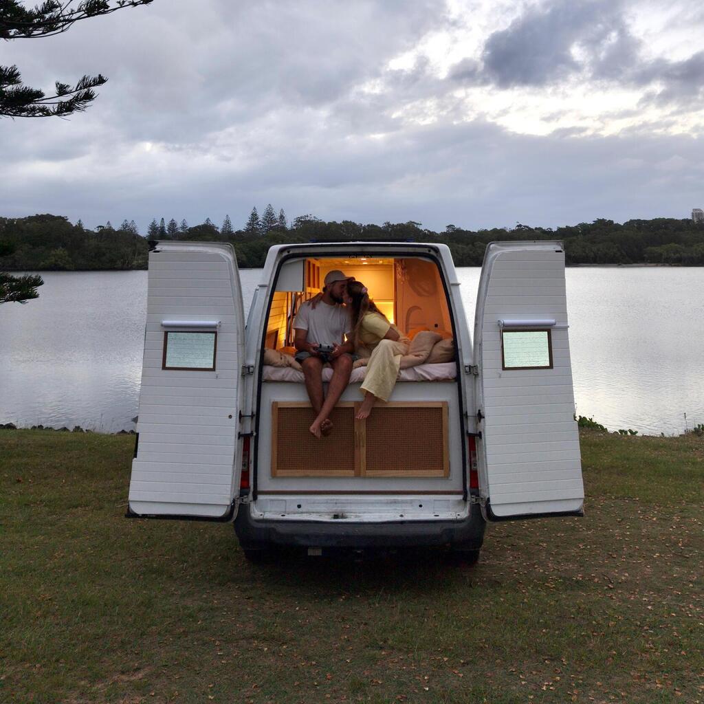 They carried out a thorough renovation and designed it like a home (Photo: Almog Galitzky and Omri Vaknin) גרים בוואן ששיפצו לבד