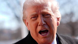 נשיא ארצות הברית דונלד טראמפ בשיחה עם כתבים