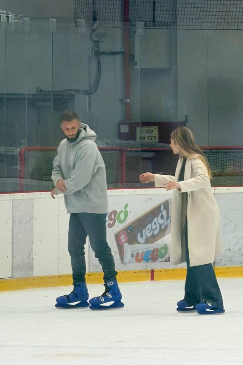 עדי הימלבלוי ובן זיני החלקה על הקרח פברואר 2026