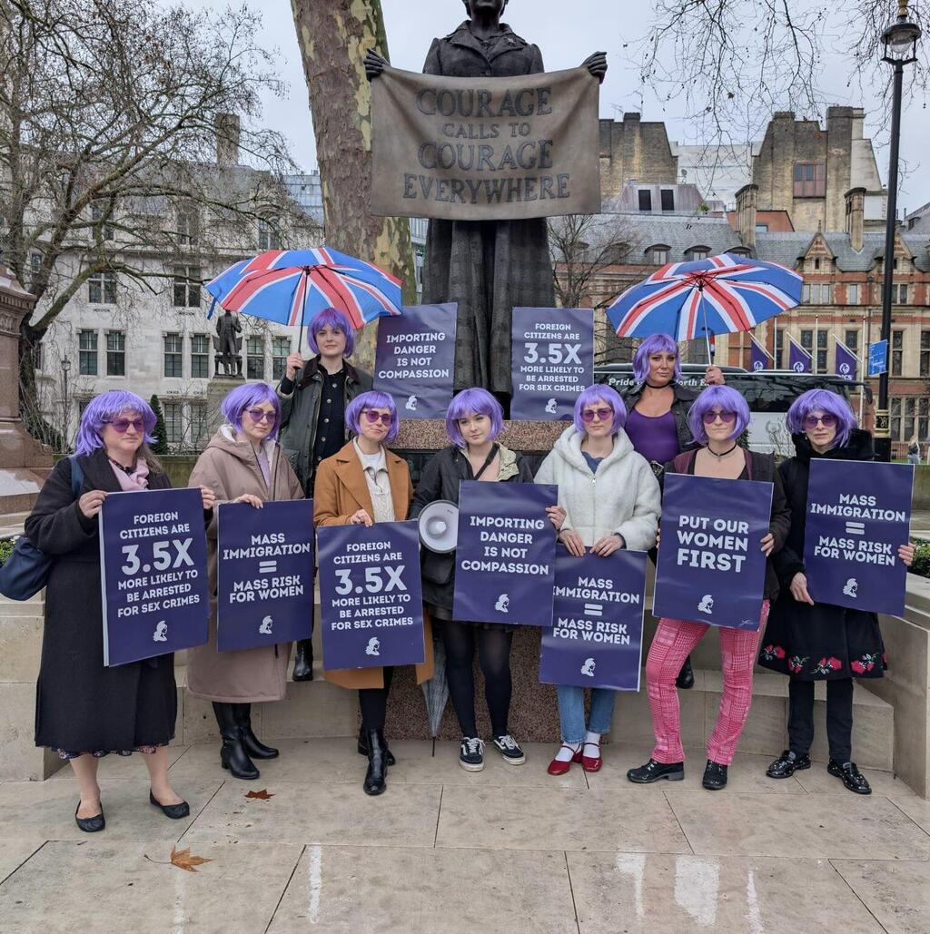 UK protests דמותה של אמיליה וההפגנות