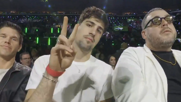 דני אבדיה צופה במשחק הכוכבים העולים