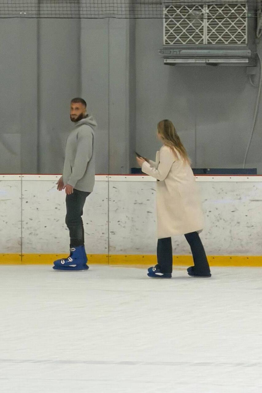 עדי הימלבלוי ובן זיני החלקה על הקרח פברואר 2026