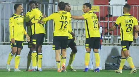 שחקני מכבי נתניה מאושרים