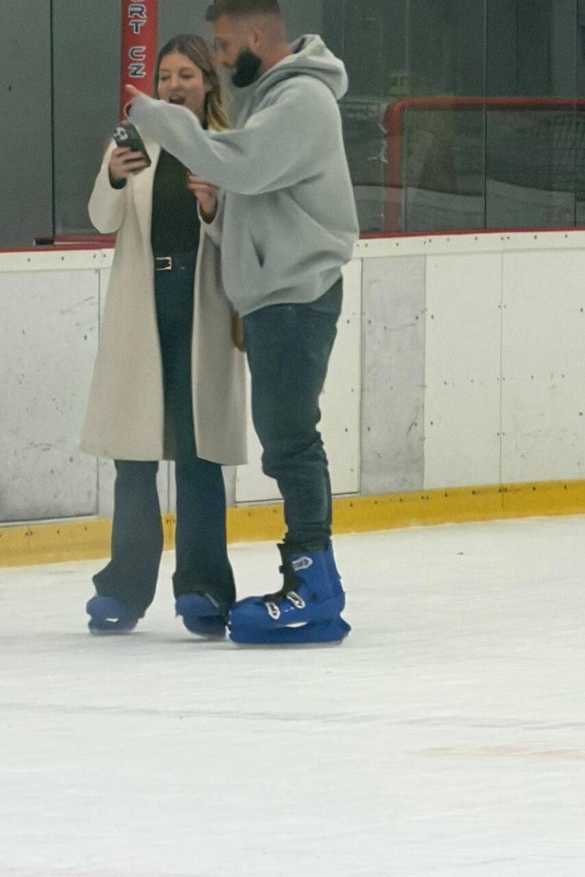 עדי הימלבלוי ובן זיני החלקה על הקרח פברואר 2026