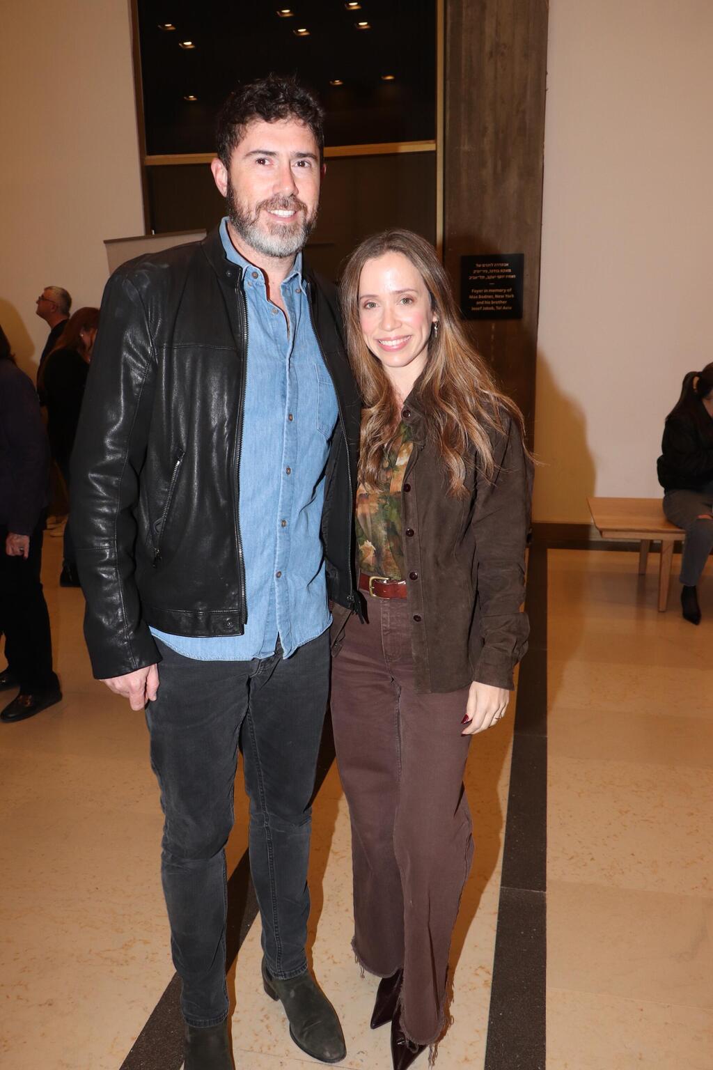 חיוכים ונהנים. עמליה דואק ומשה גליקסמן (צילום: ניר פקין) הופעה נעם חורב