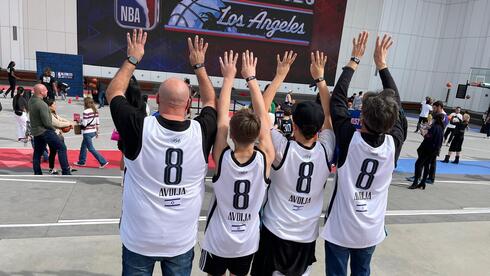 ישראלים שבאו לראות את דני אבדיה