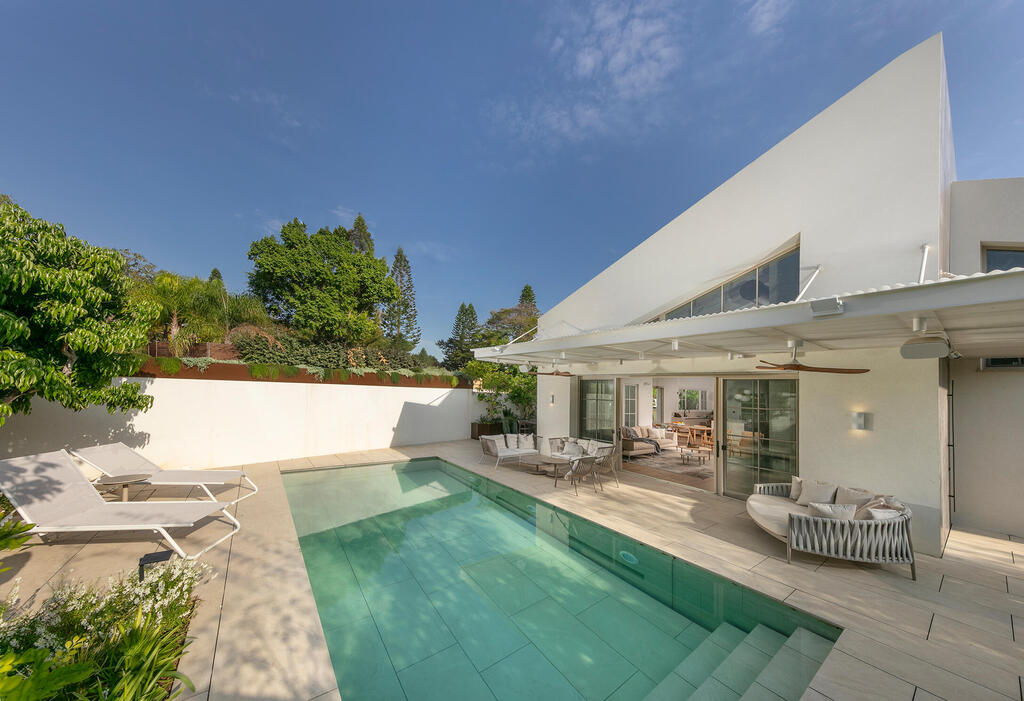 וילה ביישוב מכבים, אדריכלות ועיצוב פנים: רון שפיגל