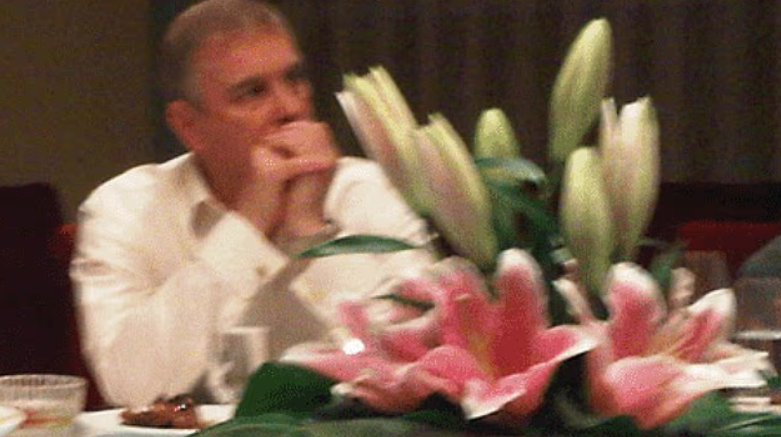 At the meeting with the Chinese model (Photo: From Epstein files) אנדרו