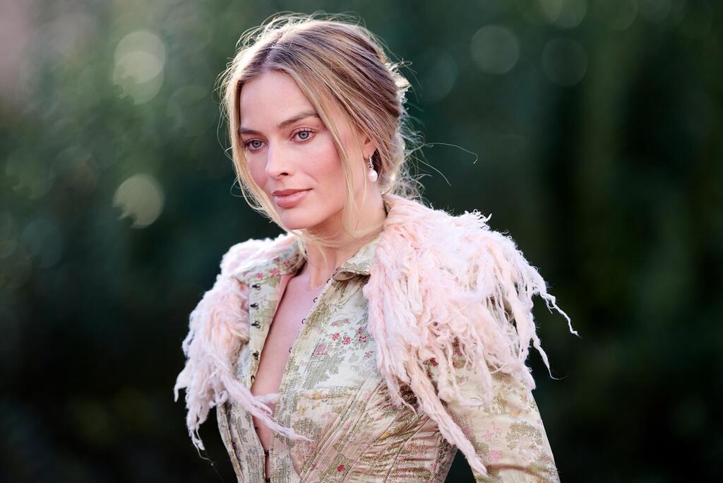 מרגו רובי בפרמיירה של "אנקת גבהים" בלונדון, 2026