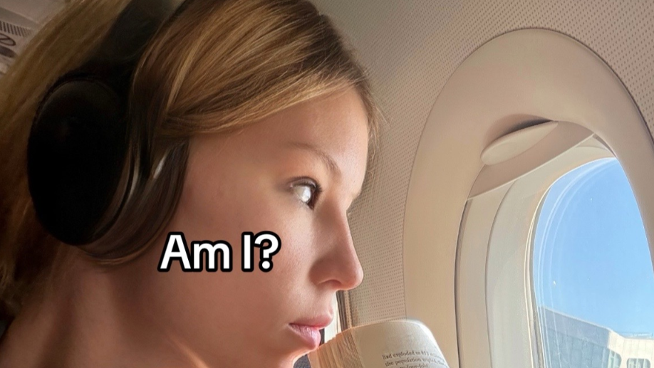 המשפט שגרם לנוסעת להסתחרר מהנוסע שלצדה