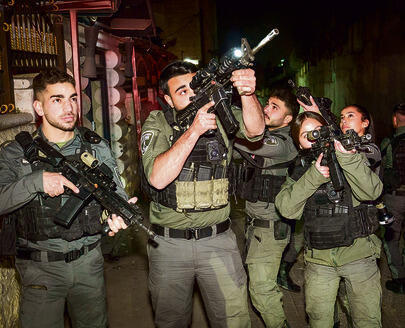 כוחות משטרה נערכים בירושלים, אתמול