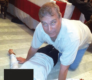 הנסיך אנדרו וקטינה, בתמונות מתיקי אפשטיין