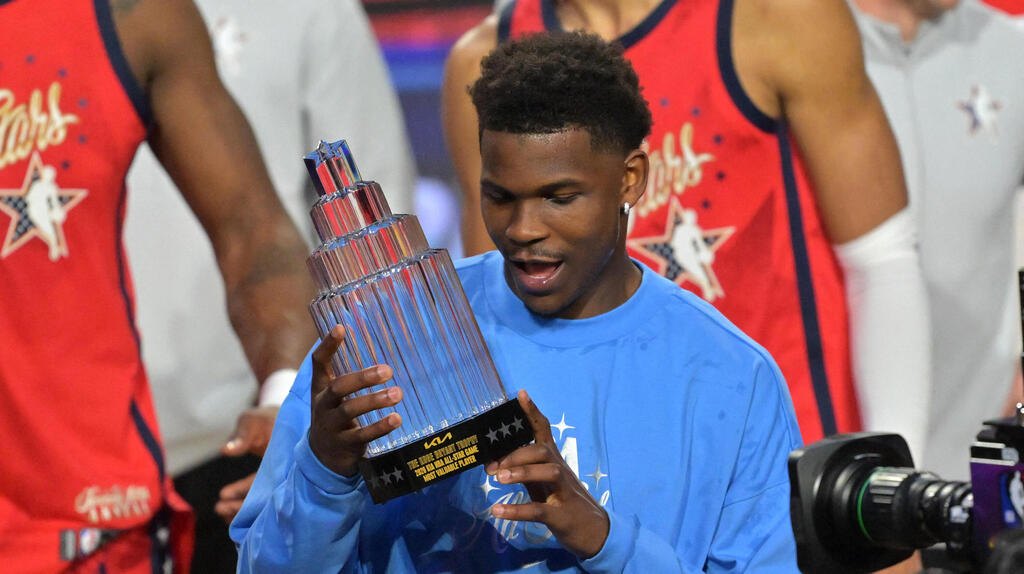 אדוארדס עם תואר ה-MVP