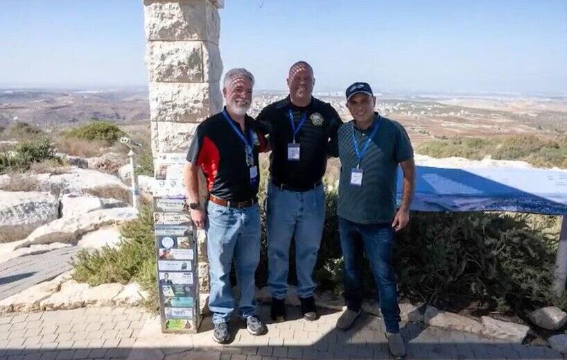 'Kosher Guru' Gabriel Boxer tours Judea and Samaria with AFJS 
