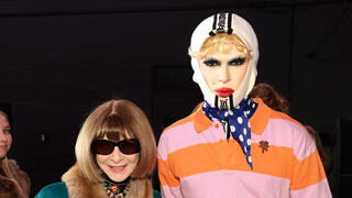 מארק ג'ייקובס, שורה ראשונה בתצוגת סתיו-חורף 2026-27 בשבוע האופנה בניו יורק