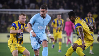 שחקן בית"ר ירושלים ירדן שועה מול שחקן מכבי ת"א עידו שחר