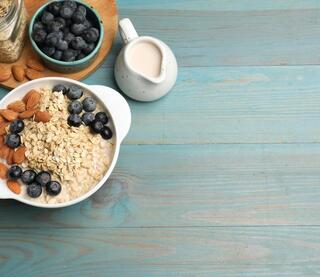 אוכמניות ושיבולת שועל