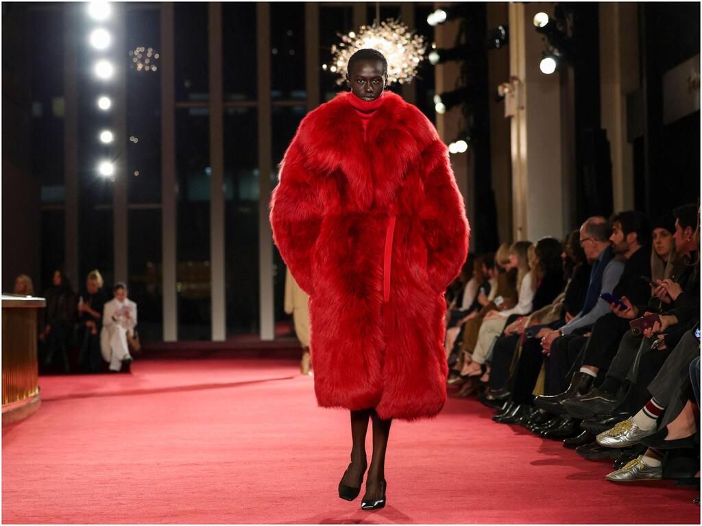 מייקל קורס, תצוגת סתיו-חורף 2026-27 בשבוע האופנה בניו יורק