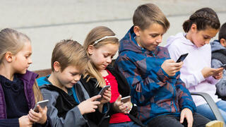 ילדים מסכים סמארטפון