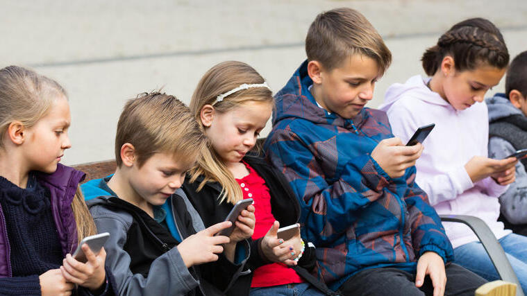 ילדים מסכים סמארטפון