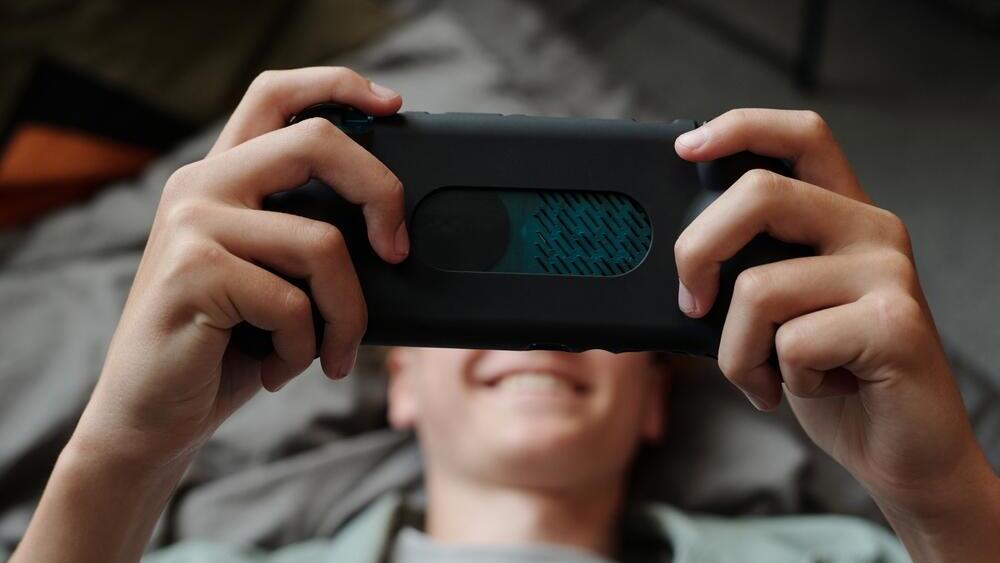 ילדים מסכים סמארטפון