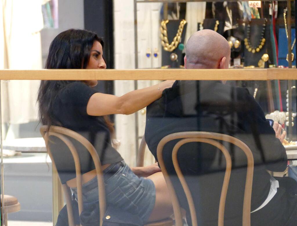 פפראצי אייל ברקוביץ והחברה מיכל חזן 