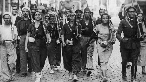 לוחמות מיליציה בתחילת מלחמת האזרחים הספרדית, 1936 | צילום: Keystone/Getty Images