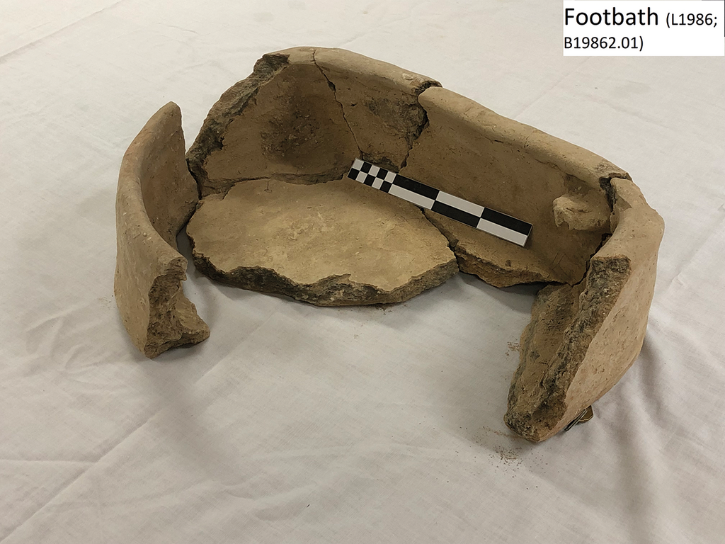 אמבט הרגל שהתגלה בחדר 101B