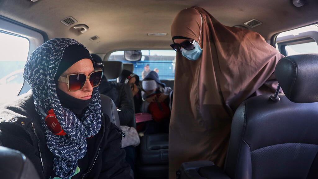 משפחות אוסטרליות של מחבלי דאעש שוחררו ממחנה מעצר ב סוריה