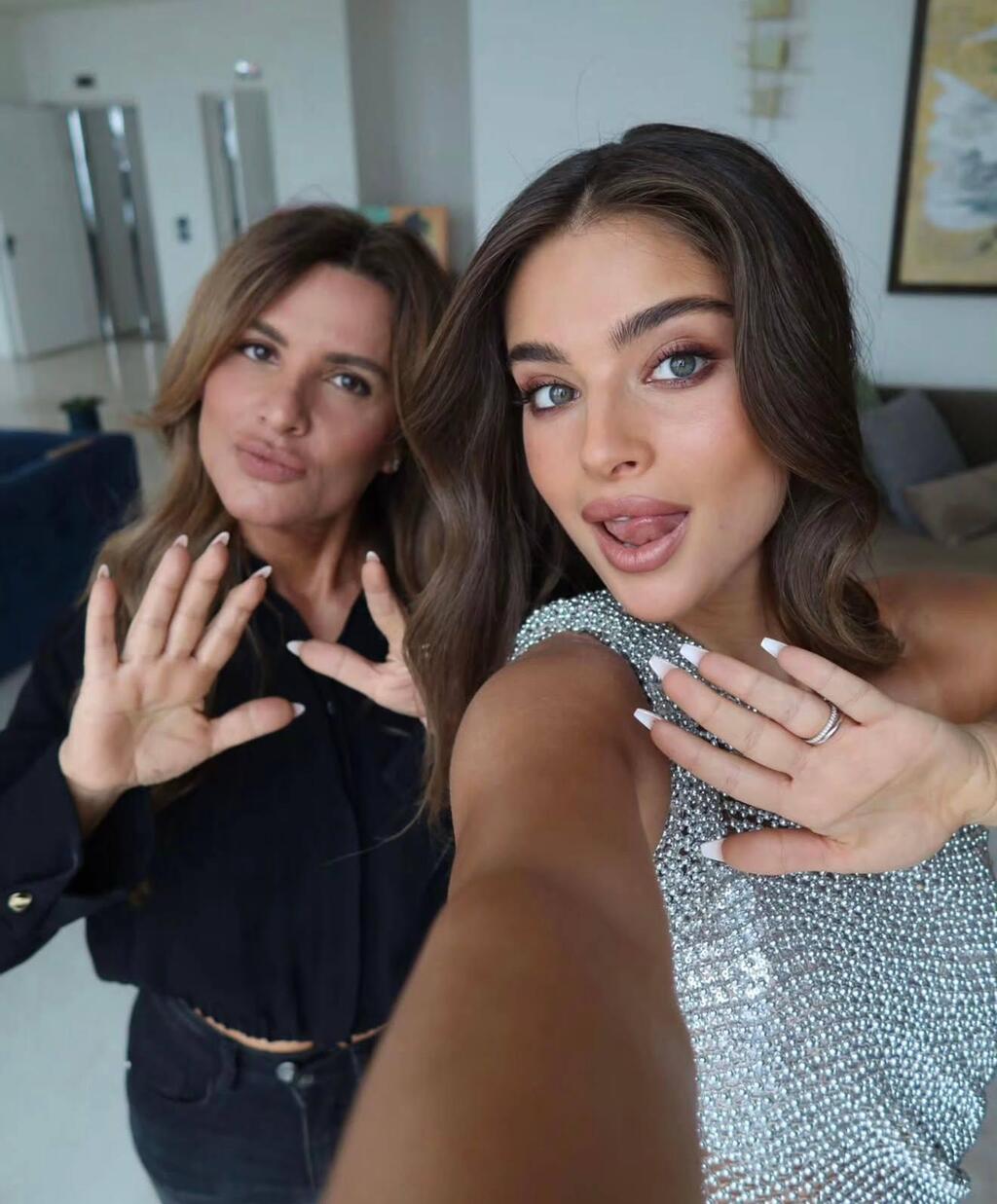 נועה ואמא אילנה מכריזות על המופע החמישי בפארק הירקון