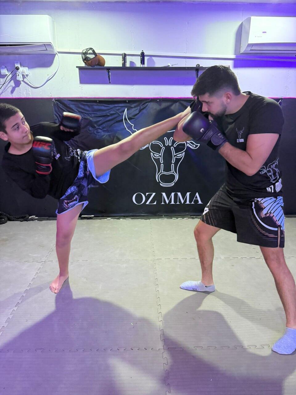 Aiming for the European championship. Coach Oz Moshe (right) with Hillel Cohen (Photo: Lidor Cohen) Aiming for the European championship. Coach Oz Moshe (right) with Hillel Cohen