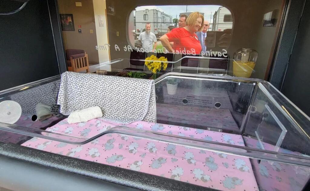 תיבות תינוקות Baby Boxes שנועדו למסירת תינוקות בעקבות היריון לא-רצוי