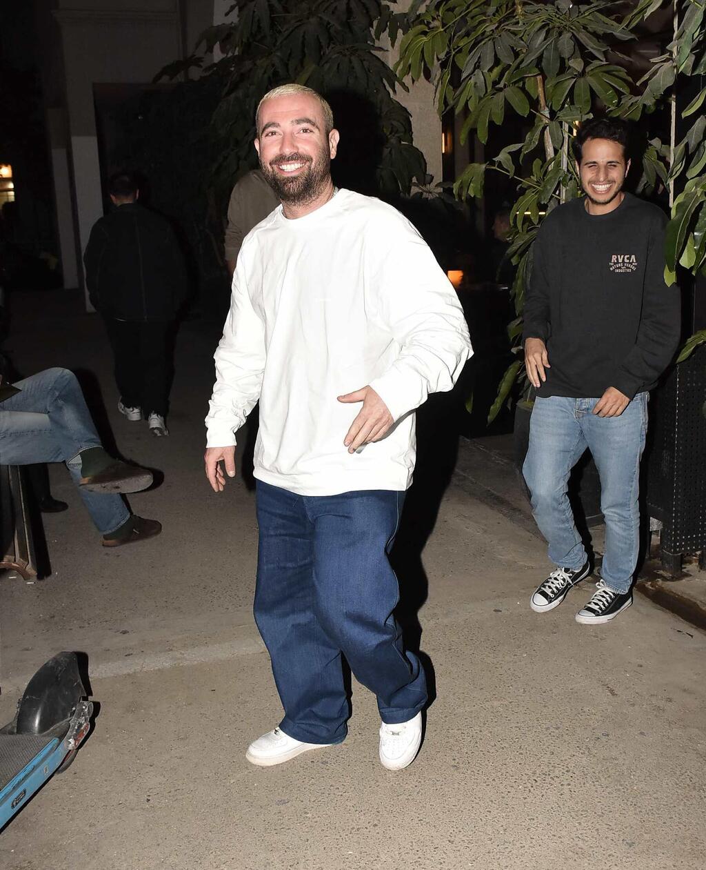 חיוך מיליון דולר. עומר אדם בפפראצי נדיר במחוזותינו (צילום: אמיר מאירי ) פפראצי עומר אדם פברואר 2026