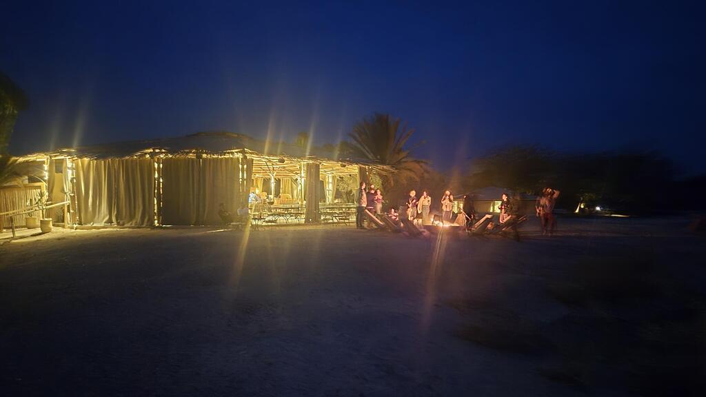 At night, the atmosphere shifts (Photo: Assaf Kamar) בלילה האווירה משתנה