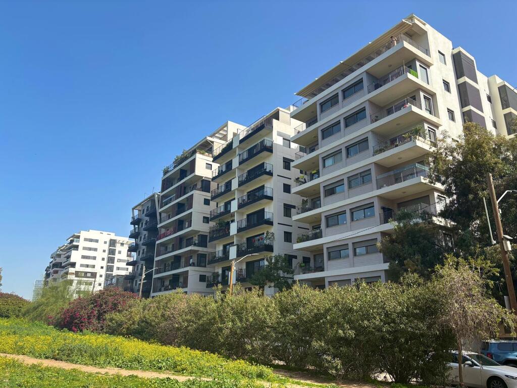 There is more greenery and bigger living spaces in Ramat Gan There is more greenery and bigger living spaces in Ramat Gan