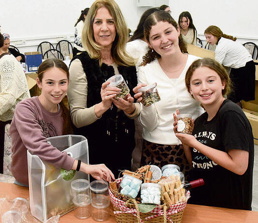 תושבים עם המארזים