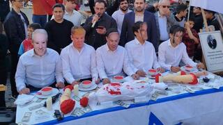 מייצג הזוועה בטורקיה אנטליה שבו מציגים בכירים