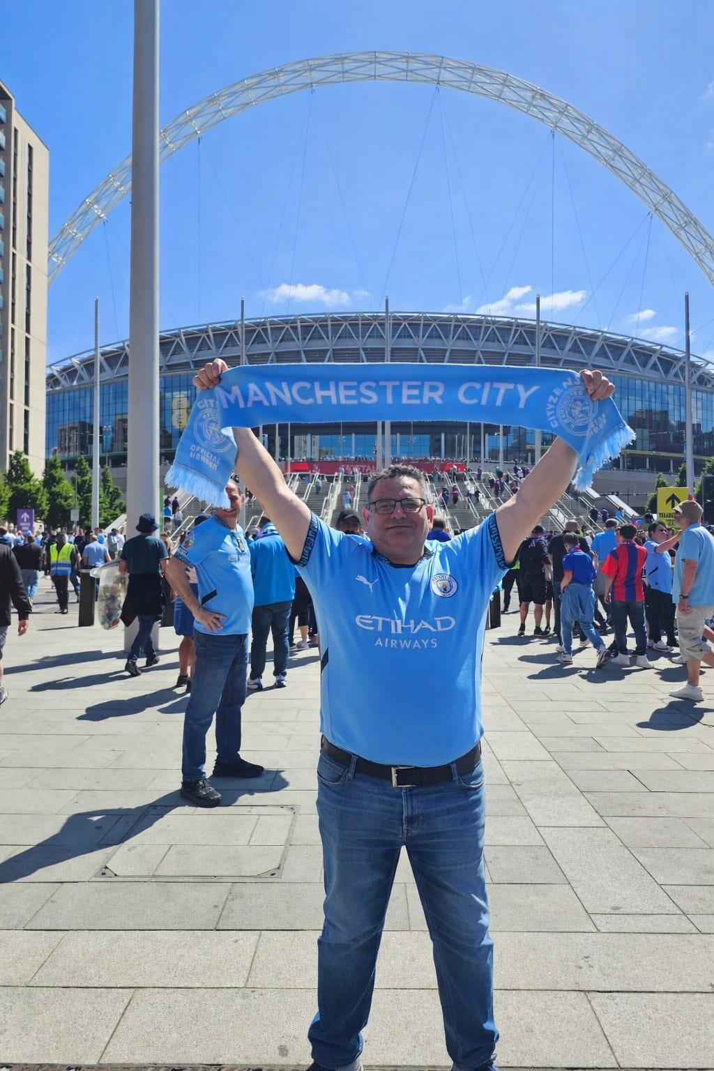 אוהד מנצ'סטר סיטי אלון מדינה