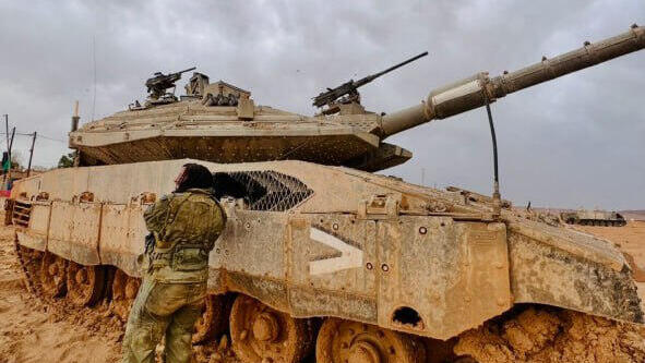 Есть ли место в танке для девушек? (Фото: Таль Битон) שריונריות בצהל מתנגדות למכתב הרבנים