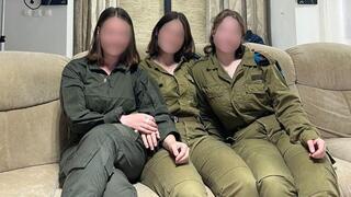 מימין לשמאל: רב"ט ע', משרתת ביחידה 405,  סמ"ר נ', משרתת ביחידת "מורן" ורס"ל (במיל') ג', משרתת ביחידת רוכ"ש