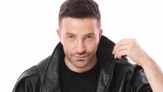 "אני כל הזמן עובד, אין לי זוגיות. פוחד לגמור ברחוב"