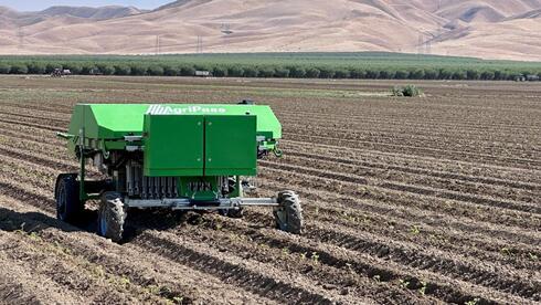 הרובוט המעשב של Agripass בפעולה