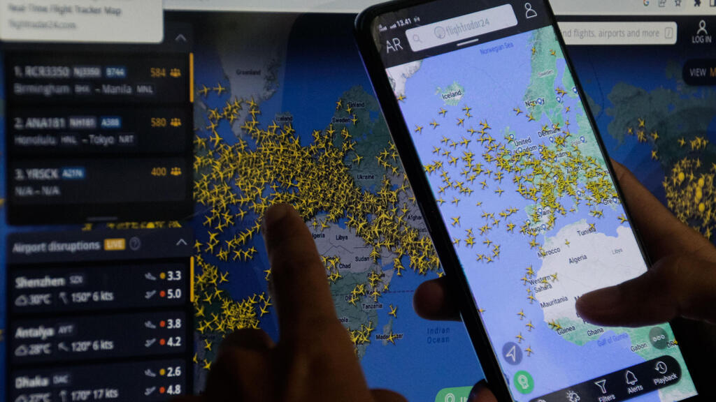 flightradar24 (Photo: Setyawan Utomo Hadi / shutterstock) flightradar24